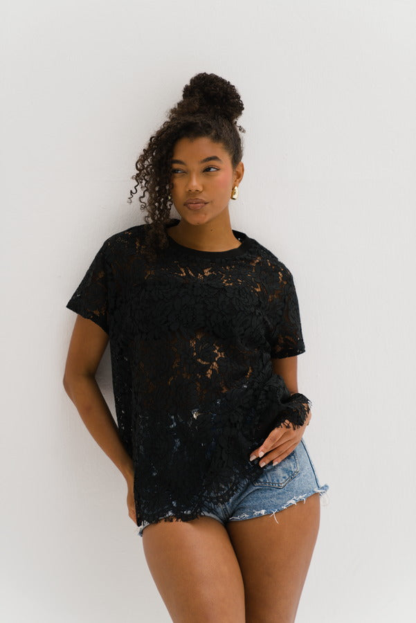 Laciella in Black