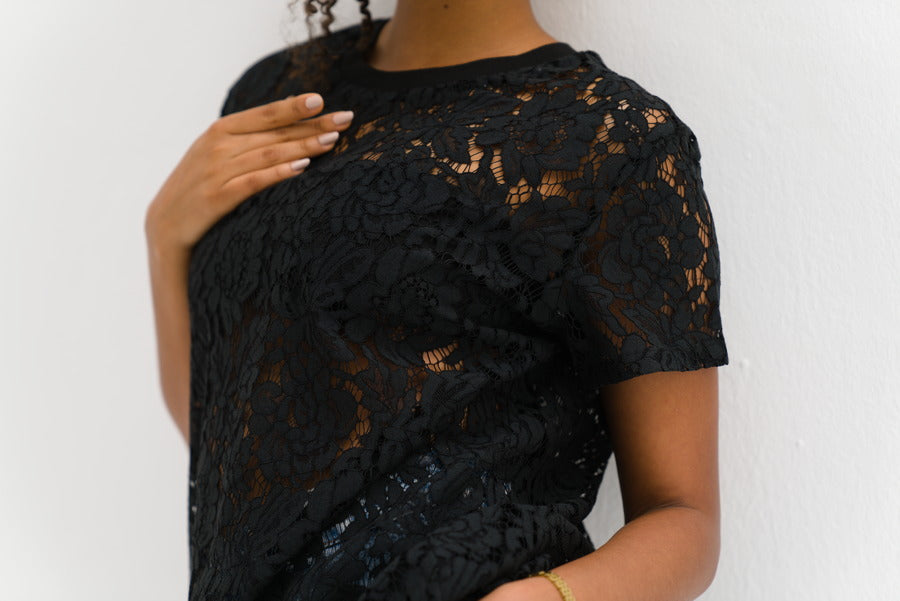 Laciella in Black