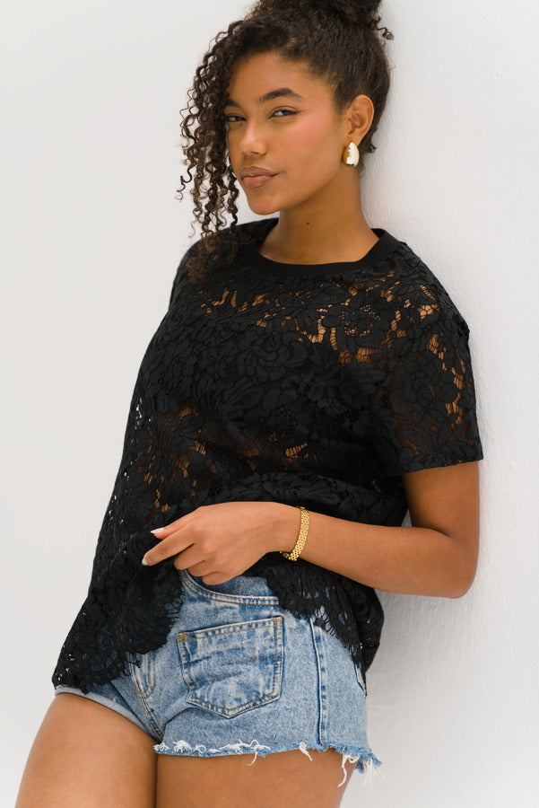 Laciella in Black